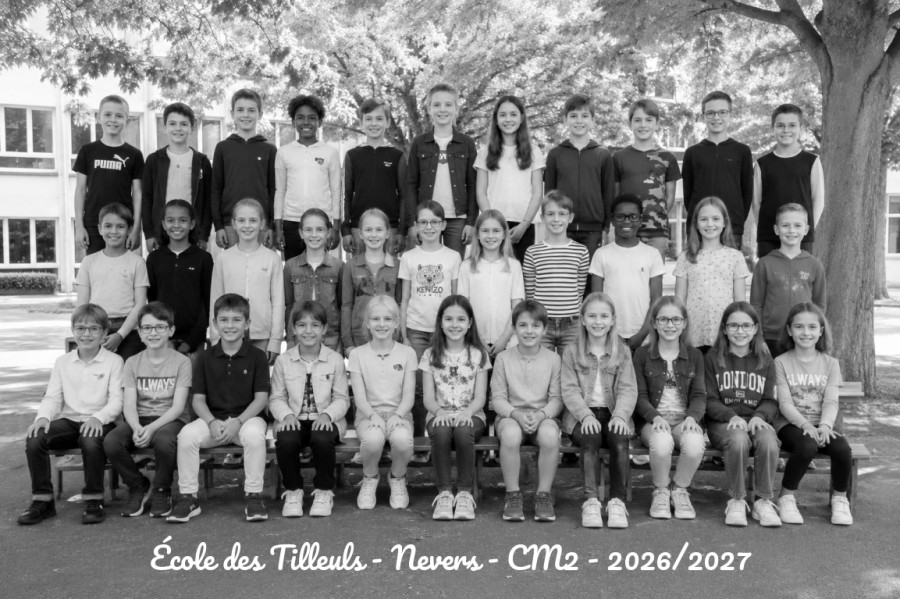 La photo de groupe 2 20x30cm avec nom N&B